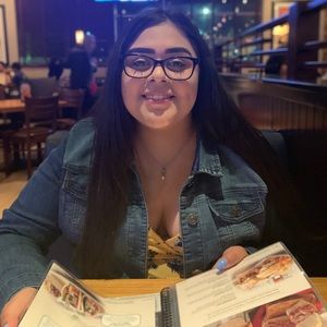 Meet your Posher, Elisa